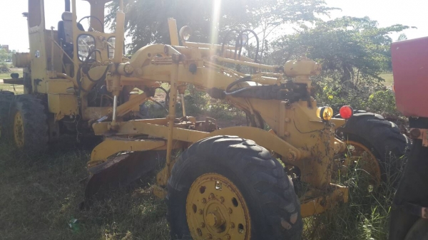 ขายรถเกรด KOMATSU GD376H เอกสารเล่มทะเบียน ราคา 370000