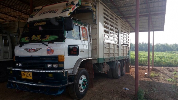 ขายรถสิบล้อ เพลาเดียว HINO FL176 สภาพสวยพร้อมใช้งาน เครื่องHO7D195แรงม้า ยางใหม่10เส้น คัชชีสวย ภายในเรียบร้อย เอกสารพร้อมโอน