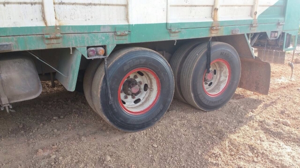 ขายรถสิบล้อ เพลาเดียว HINO FL176 สภาพสวยพร้อมใช้งาน เครื่องHO7D195แรงม้า ยางใหม่10เส้น คัชชีสวย ภายในเรียบร้อย เอกสารพร้อมโอน