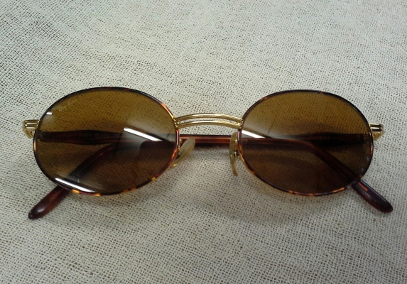 แว่นตาเรย์-แบนซุปเปอร์คลาสสิค B&amp;L RAY-BAN ROUND METAL OVAL TORTUGA USA