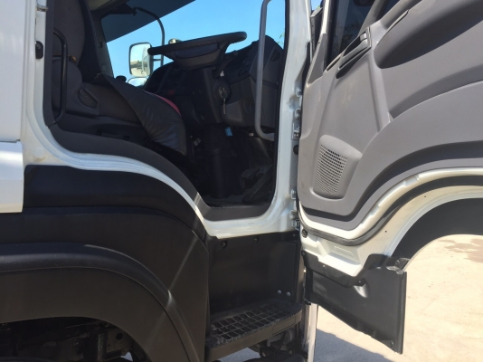 10ลัอหัวลาก...360แรง Isuzu MP1GXZ77NDT-000576 ปี2556 ไมล์3.3แสนกิโลกว่าๆเล่มพร้อม