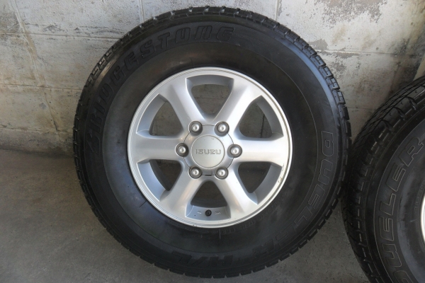 ล้อแม็ก 16นิ้ว 6รู อีซุสุ พร้อมยาง สวยๆ 4 ล้อ ราคา 5500 บาท