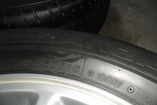 ล้อแม็ก 16นิ้ว 6รู อีซูสุ พร้อมยาง สวยๆ 4 ล้อ ราคา 7900 บาท