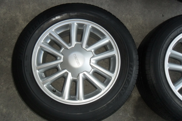 ล้อแม็ก 16นิ้ว 6รู อีซูสุ พร้อมยาง สวยๆ 4 ล้อ ราคา 7900 บาท