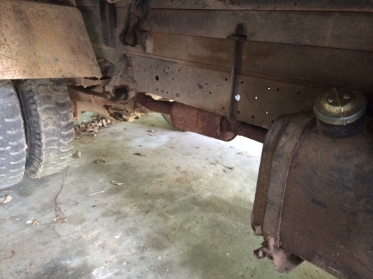 6ล้อดั้ม...110แรงISUZU. NPR57L. Fหน้าFหลัง พ.เพาเวอร์ รถบรรทุกทะลายปาล์ม