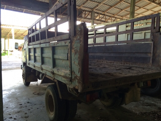 6ล้อดั้ม...110แรงISUZU. NPR57L. Fหน้าFหลัง พ.เพาเวอร์ รถบรรทุกทะลายปาล์ม