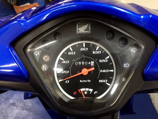 wave 110 i สีน้ำเงิน สต๊าทเท้า รุ่นใหม่ท่อออกข้าง รถเดีอน มิถุนายน ปี 57 ไมล์ 8 พันโล แถม 3 รายการ