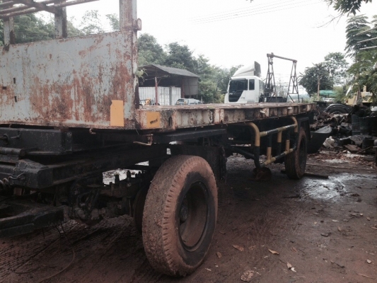 ขายหาง พื้นเรียบ. สามมิต  ( ตัวแรก. )  / 2 เพลา. ปี 33.  ( ตามสภาพ. )      สนใจติดต่อ  081 - 6079515