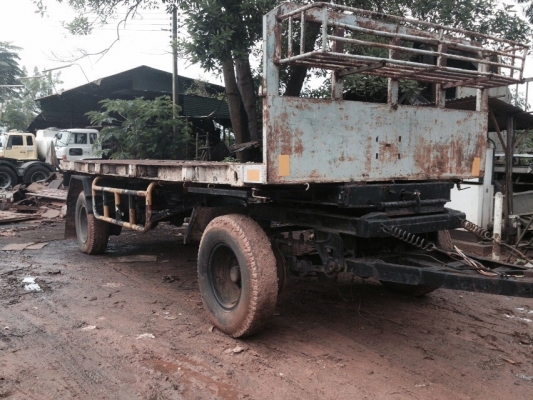 ขายหาง พื้นเรียบ. สามมิต  ( ตัวแรก. )  / 2 เพลา. ปี 33.  ( ตามสภาพ. )      สนใจติดต่อ  081 - 6079515