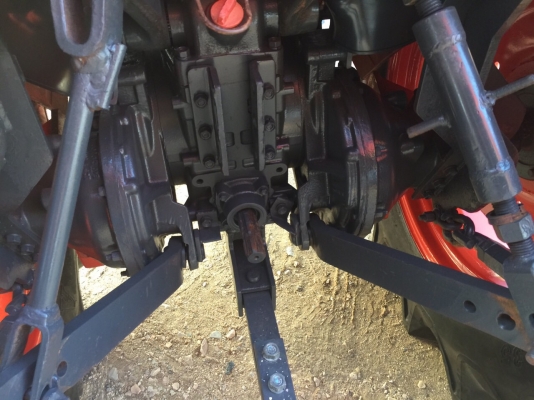 ขายรถไถคูโบต้า L4708 ทำงาน 900 ชั่วโมง สภาพดีมากขายพร้อมอุปกรณ์ใบมีดดันดินหน้าและผานผานพรวน ขายราคา 398,000 บาท สนใจต่อรองราคาได้ค่ะ 081-9136451 คุณโบว์