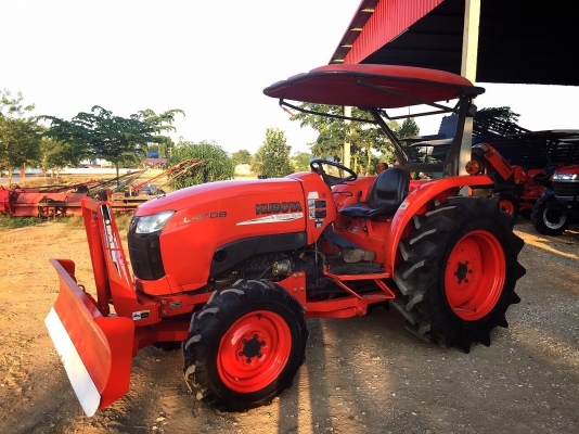 ขายรถไถคูโบต้า L4708 ทำงาน 900 ชั่วโมง สภาพดีมากขายพร้อมอุปกรณ์ใบมีดดันดินหน้าและผานผานพรวน ขายราคา 398,000 บาท สนใจต่อรองราคาได้ค่ะ 081-9136451 คุณโบว์