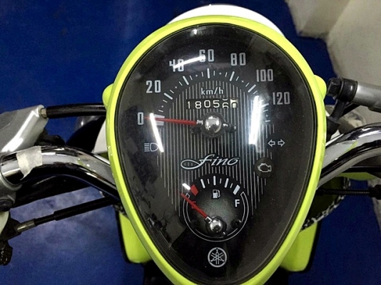 Fino ลายแฟร์ชั่น สีดำขาวเขียว รถ ปี54ไมล์หมื่นโล ยางใหม่ หน้าหลัง สภาพสวย พร้อมใช้ แถม 3 รายการ