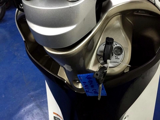 Fino i ลายพรีเมี่ยม สีขาว สวยสะอาด พิมนิยม รถเดือน พฤศจิกายน ปี 56 ไมล์ 11xxx โล เปลี่ยนยางให้ใหม่หน้าหลัง แถม 3 รายการ 22900