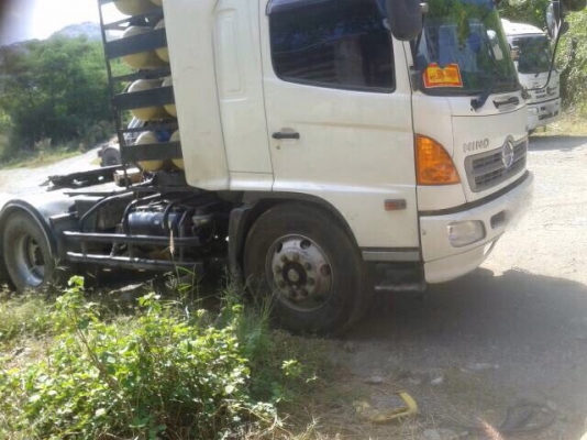 รถฮีโน่ 10 ล้อ หัวลาก 260 แรงม้า. ปี 53 , ( มีขาย 3 คัน. )   สนใจติดต่อ  081 - 6079515