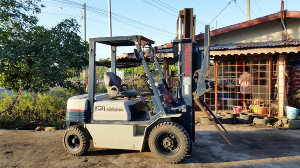 ขายด่วนรถยกKOMATSU FD20-11ดีเซลยก2.ตันเสาสูง3.0เมตรงากะดกได้รถนอกนำเข้ายังไม่เคยใช้งานในเมืองไทยเลย