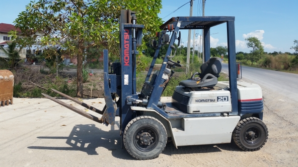 ขายด่วนรถยกKOMATSU FD20-11ดีเซลยก2.ตันเสาสูง3.0เมตรงากะดกได้รถนอกนำเข้ายังไม่เคยใช้งานในเมืองไทยเลย