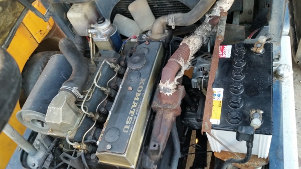 ขายด่วนรถยกKOMATSU FD20-11ดีเซลยก2.ตันเสาสูง3.0เมตรงากะดกได้รถนอกนำเข้ายังไม่เคยใช้งานในเมืองไทยเลย