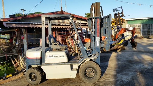 ขายด่วนรถยกKOMATSU FD20-11ดีเซลยก2.ตันเสาสูง3.0เมตรงากะดกได้รถนอกนำเข้ายังไม่เคยใช้งานในเมืองไทยเลย