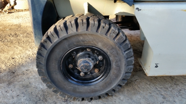 ขายด่วนรถยกKOMATSU FD20-11ดีเซลยก2.ตันเสาสูง3.0เมตรงากะดกได้รถนอกนำเข้ายังไม่เคยใช้งานในเมืองไทยเลย