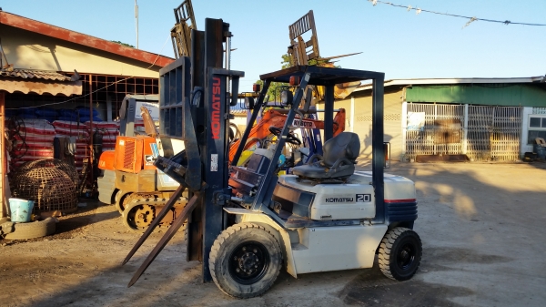 ขายด่วนรถยกKOMATSU FD20-11ดีเซลยก2.ตันเสาสูง3.0เมตรงากะดกได้รถนอกนำเข้ายังไม่เคยใช้งานในเมืองไทยเลย