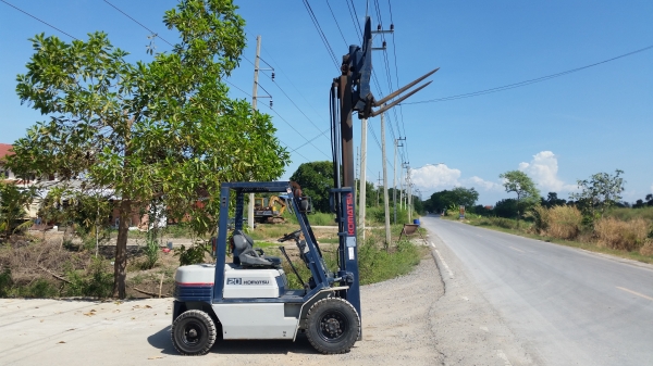 ขายด่วนรถยกKOMATSU FD20-11ดีเซลยก2.ตันเสาสูง3.0เมตรงากะดกได้รถนอกนำเข้ายังไม่เคยใช้งานในเมืองไทยเลย