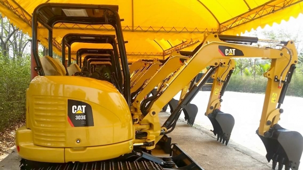 ด่วน!!!!!!!!! งานแสดงเครื่องจักรกล Caterpillar "วันสุดท้าย"