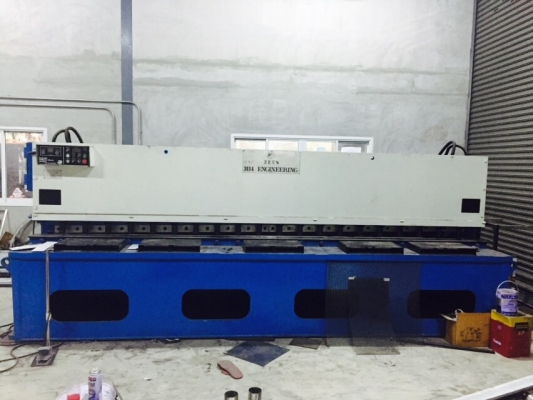 ขายเครื่องตัดขนาดยาว4เมตรตัดสแตนเลส3มิลเหล็ก6มิลมีแบกเก็ตไฟฟ้าพร้อมใช้