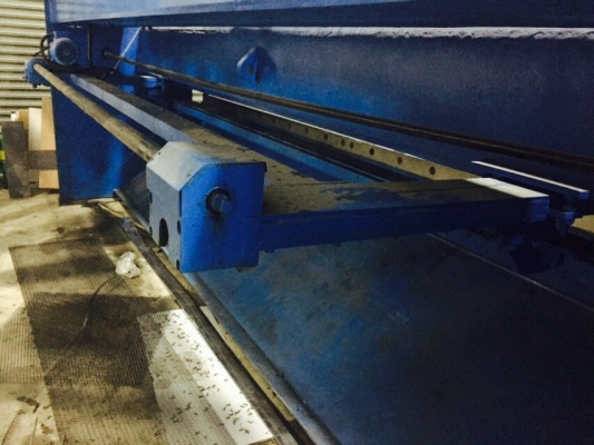 ขายเครื่องตัดขนาดยาว4เมตรตัดสแตนเลส3มิลเหล็ก6มิลมีแบกเก็ตไฟฟ้าพร้อมใช้ ขายเครื่องตัดขนาดยาว4เมตรตัดสแตนเลส3มิลเหล็ก6มิลมีแบกเก็ตไฟฟ้าพร้อมใช้