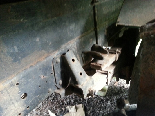 รถอีซูซู 6 ล้อดั้ม NPR 115 แรงม้า. ปี 32 ( ตัวแรก. )    สนใจติดต่อ  081 - 6079515