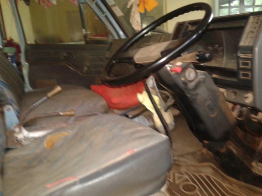 รถอีซูซู 6 ล้อดั้ม NPR 115 แรงม้า. ปี 32 ( ตัวแรก. )    สนใจติดต่อ  081 - 6079515