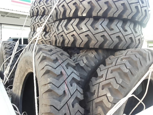 ยางMUD ลายก.ไก่ ขอบ16"ผ้าใบ8ชั้น ยางใหม่ ยางMUD ลายก.ไก่ ขอบ16"ผ้าใบ8ชั้น ยางใหม่