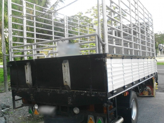 รถฮีโน่ 6 ล้อ รั้ว FC4J  170 แรงม้า. ปี 49   ( รถวิ่ง 14x,xxx กม. )    สนใจติดต่อ  081 - 6079515