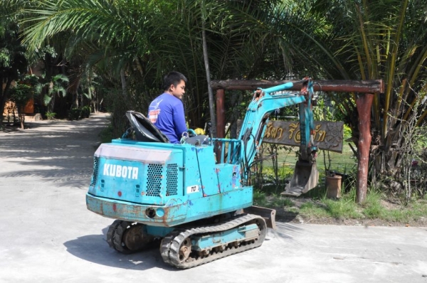 ขายแบคโฮKUBOTA KH-012(ขนขึ้นกระบะได้) เดิมจากญี่ปุ่น ทำงานสมบูรณ์ทุกระบบ รับรองไม่ผิดหวัง 115,000 เท่านั้น!!