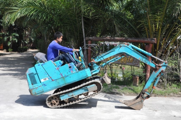 ขายแบคโฮKUBOTA KH-012(ขนขึ้นกระบะได้) เดิมจากญี่ปุ่น ทำงานสมบูรณ์ทุกระบบ รับรองไม่ผิดหวัง 115,000 เท่านั้น!!