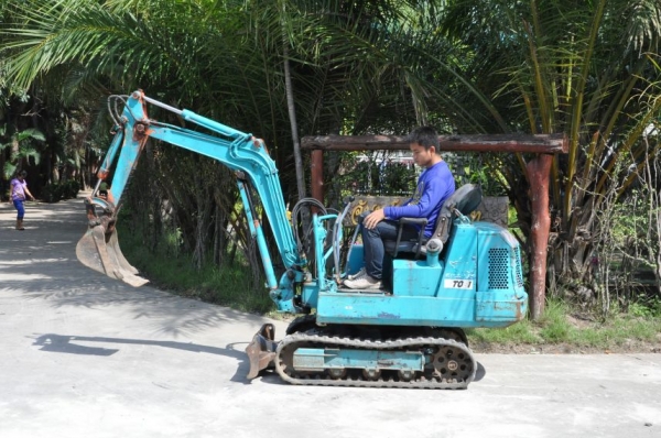 ขายแบคโฮKUBOTA KH-012(ขนขึ้นกระบะได้) เดิมจากญี่ปุ่น ทำงานสมบูรณ์ทุกระบบ รับรองไม่ผิดหวัง 115,000 เท่านั้น!!