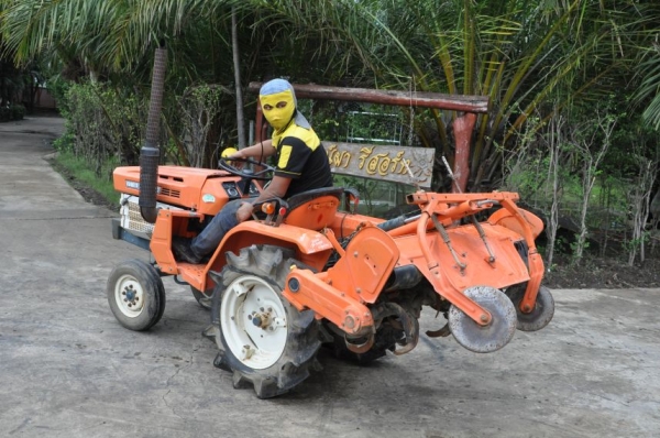 ((ลดกระหน่ำ))ขายรถไถKUBOTA B1500 พร้อมโรตารี่หลัง สภาพสวยเดิมญี่ปุ่นไม่เคยใช้ในไทย 69,000เท่านั้น!! ((ลดกระหน่ำ))ขายรถไถKUBOTA B1500 พร้อมโรตารี่หลัง สภาพสวยเดิมญี่ปุ่นไม่เคยใช้ในไทย 69,000เท่านั้น!!