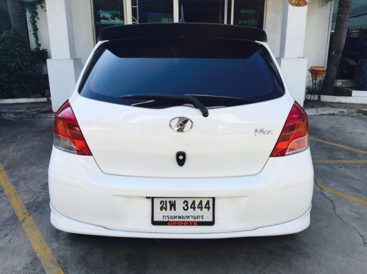 Toyota Yaris สีขาวแท้ ตัวถังอย่างกิ๊ก สวยจิงคันนี้คะ