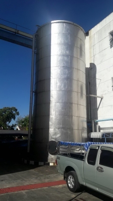 ขายถังใส่น้ำ เส้นผ่านศูนย์กลาง 4.50 เมครสูง 10 เมตรจุ 150,000 ลิตรขายใบละ 170,000 บาทมี 2 ใบ