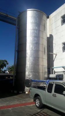 ขายถังใส่น้ำ เส้นผ่านศูนย์กลาง 4.50 เมครสูง 10 เมตรจุ 150,000 ลิตรขายใบละ 170,000 บาทมี 2 ใบ