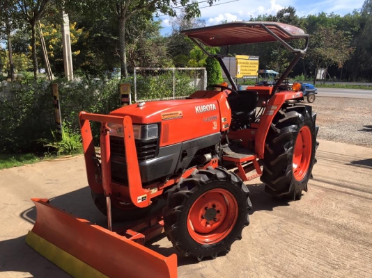 ขายรถไถKubota L4508 (4WD) พร้อมใบมีดหน้าและผานพรวนช้าง รถไร่ สีเดิมพร้อมใช้งาน