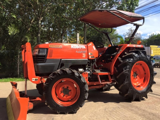 ขายรถไถKubota L4508 (4WD) พร้อมใบมีดหน้าและผานพรวนช้าง รถไร่ สีเดิมพร้อมใช้งาน