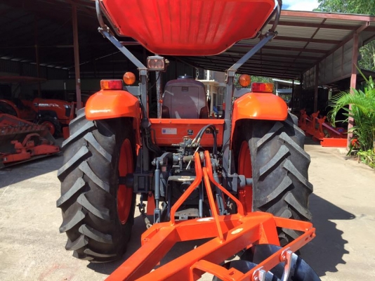 ขายรถไถ Kubota M7040 (4WD) พร้อมดันหน้า ผานพรวนช้าง รถสวย พร้อมใช้งานครับ ขายรถไถ Kubota M7040 (4WD) พร้อมดันหน้า ผานพรวนช้าง รถสวย พร้อมใช้งานครับ