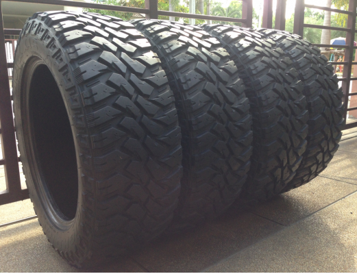 ยาง Mud Maxxis 275 60 20 ลงพื้นปี14 ดอกเต็ม ไม่มีปะ ใช้ได้อีก2-3ปี สบายๆ ราคาไม่แพง