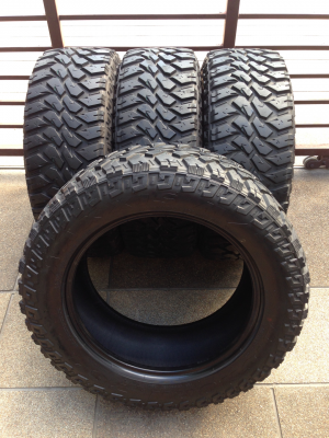 ยาง Mud Maxxis 275 60 20 ลงพื้นปี14 ดอกเต็ม ไม่มีปะ ใช้ได้อีก2-3ปี สบายๆ ราคาไม่แพง