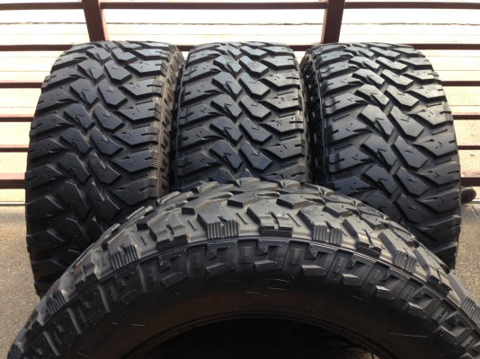 ยาง Mud Maxxis 275 60 20 ลงพื้นปี14 ดอกเต็ม ไม่มีปะ ใช้ได้อีก2-3ปี สบายๆ ราคาไม่แพง