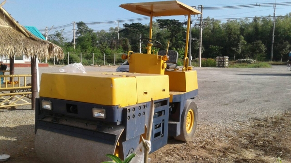 ขายรถบดkomatJV-40C-1-รถบดชื้อมาใหม่ทำงานได้2340ชั้วโมง