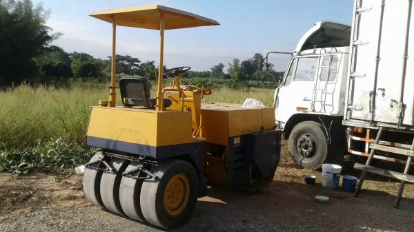 ขายรถบดkomatJV-40C-1-รถบดชื้อมาใหม่ทำงานได้2340ชั้วโมง