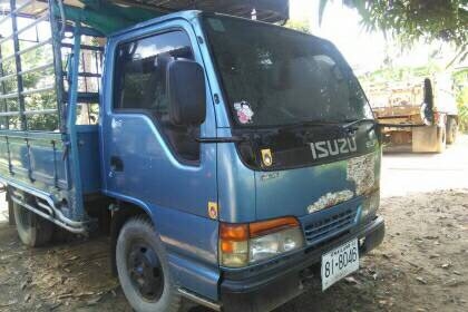 หกล้อ อีซูซุ NKR135ปี53 ช่วงสั่น3.20ม สภาพพร้อม ทะเบียนเต็ม