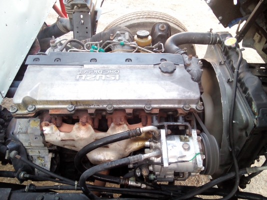 6 ล้อกลาง *ตู้ 10 บาน*  ISUZU  NQR 120 แรงม้า  * ยาว 5.50 ม.* รถสวยเดิม+สวยจริง+พร้อมใช้งาน * รถห้างแท้ * มีเล่มพร้อมโอน *