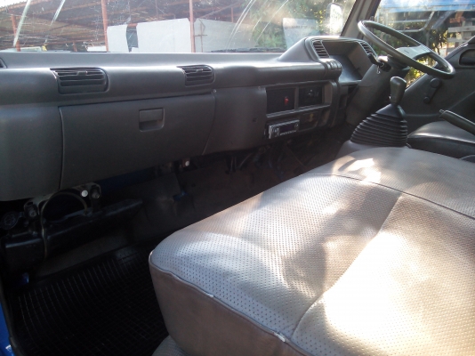 6 ล้อกลาง *ตู้ 10 บาน*  ISUZU  NQR 120 แรงม้า  * ยาว 5.50 ม.* รถสวยเดิม+สวยจริง+พร้อมใช้งาน * รถห้างแท้ * มีเล่มพร้อมโอน *